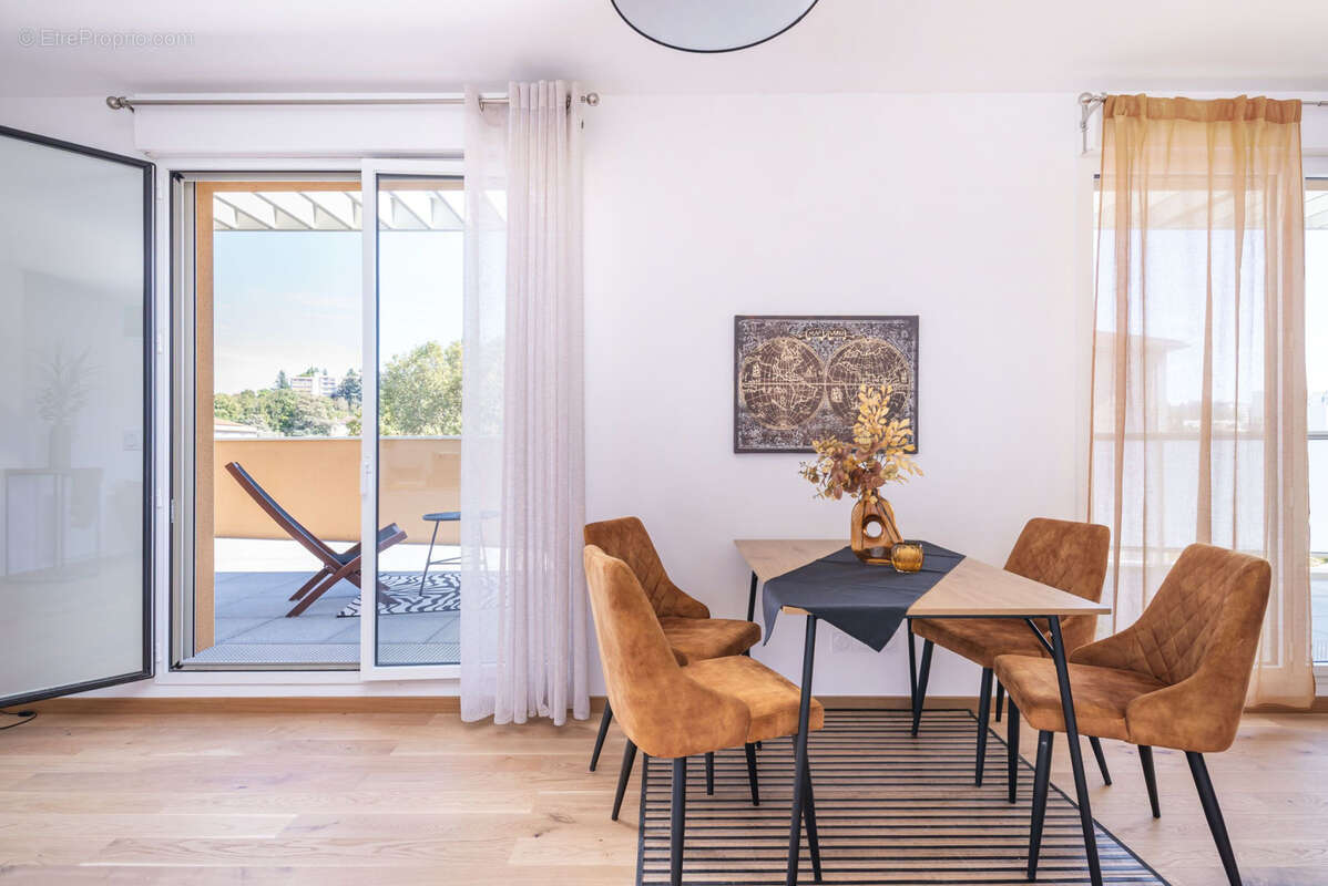 Appartement à TASSIN-LA-DEMI-LUNE