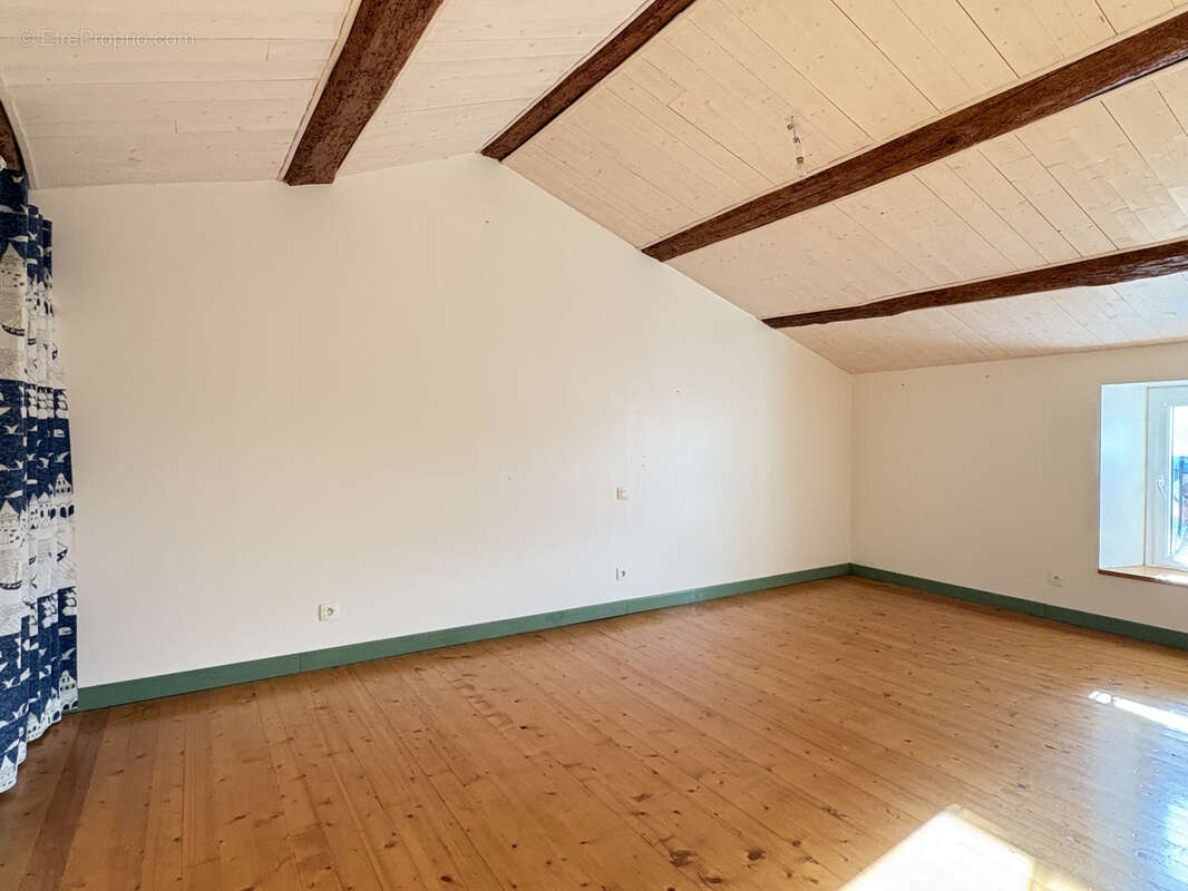 Maison à SAINT-JEAN-DE-LIVERSAY