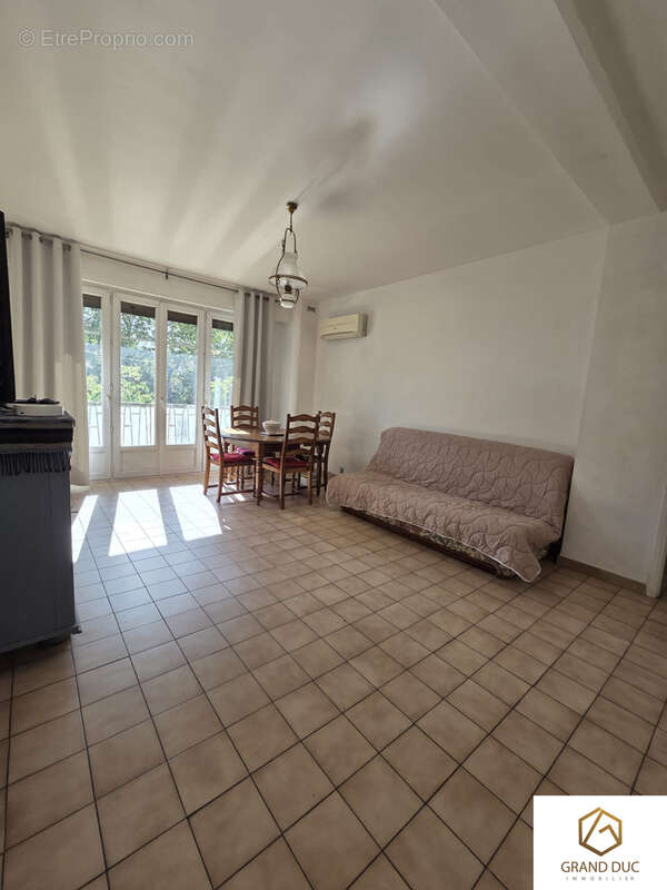 Appartement à MARSEILLE-3E