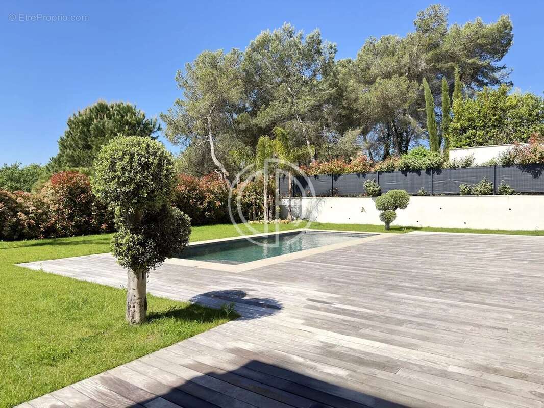 Maison à VALBONNE