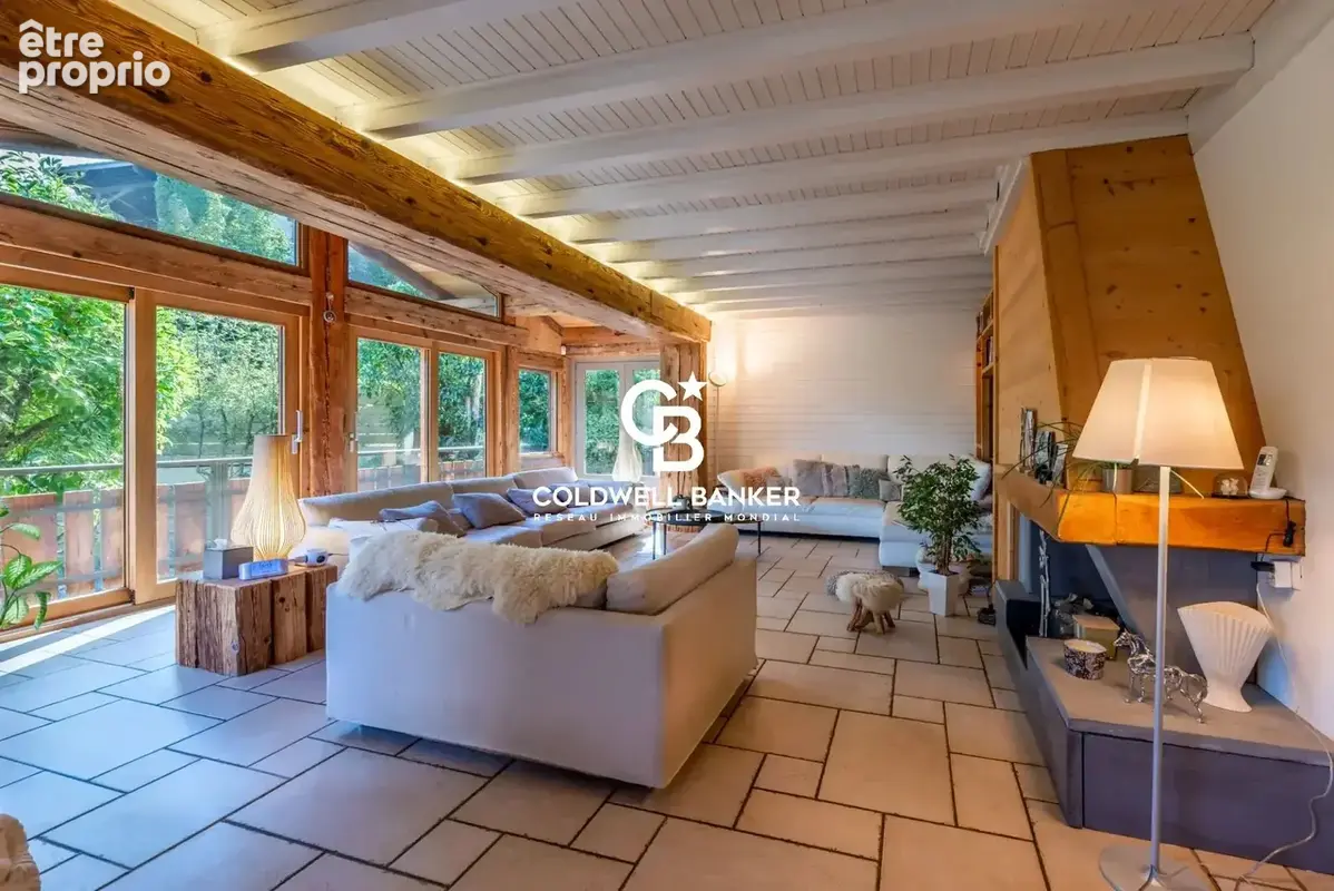 Chalet 5 chambres de 217m² avec belles prestations et vue Mont-Blanc - Sallanches - photo 4