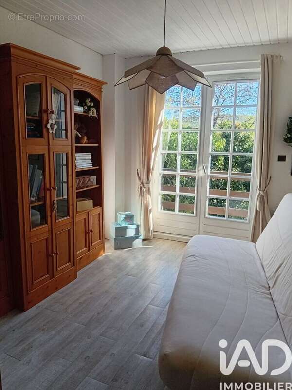 Maison 223 m² à Sainte-Ruffine  - photo 7