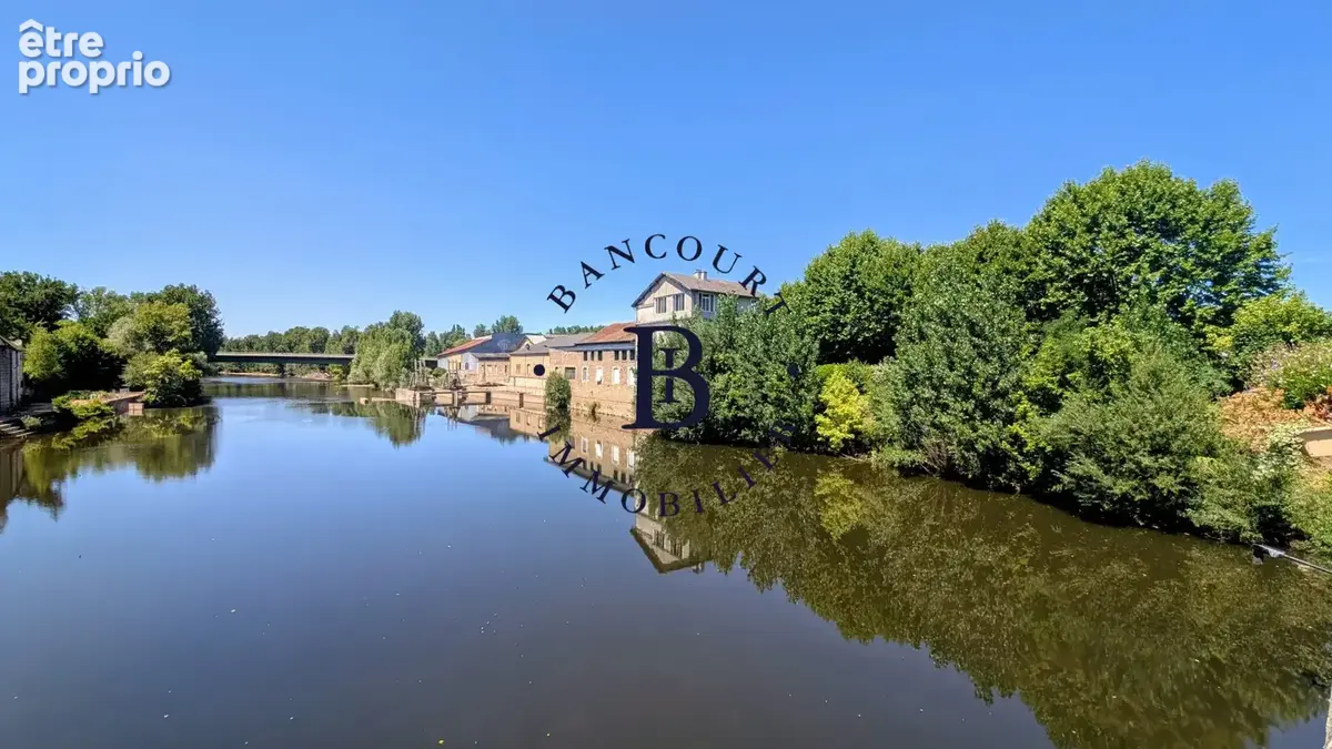 Appartement à SAINT-PANTALEON-DE-LARCHE