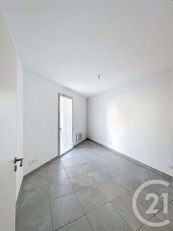 Appartement 60 m² à Trets  - photo 7
