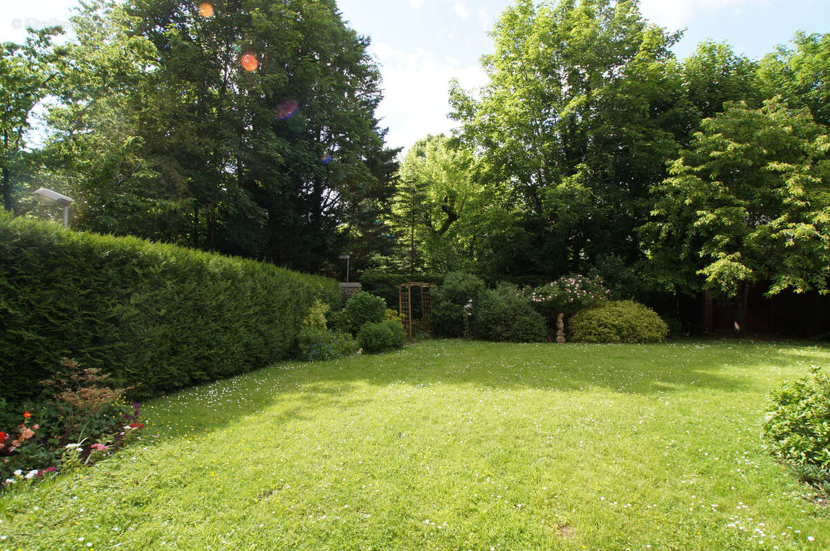 Maison à BURES-SUR-YVETTE