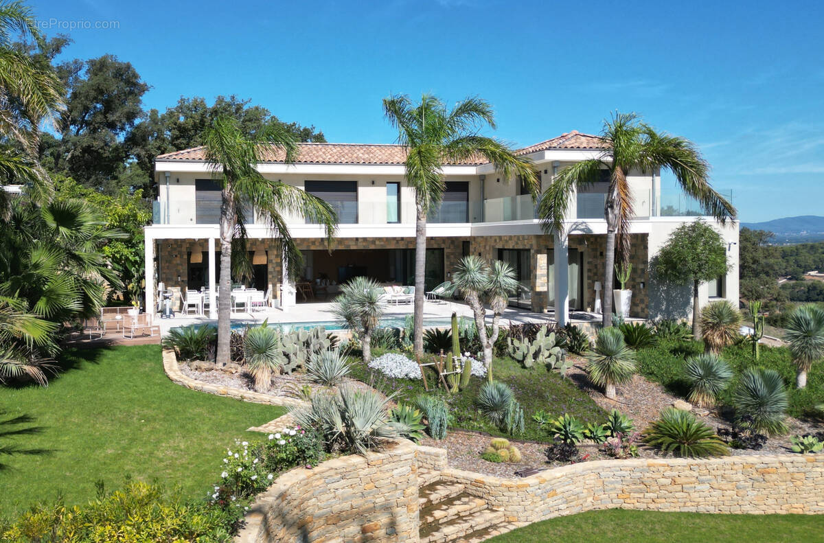 Maison à CARQUEIRANNE