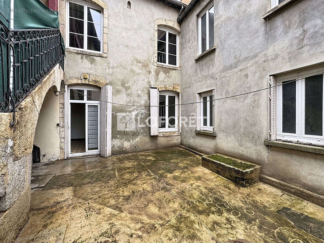 Appartement Gray 4 pièce(s) 90.45 m2 - photo 5
