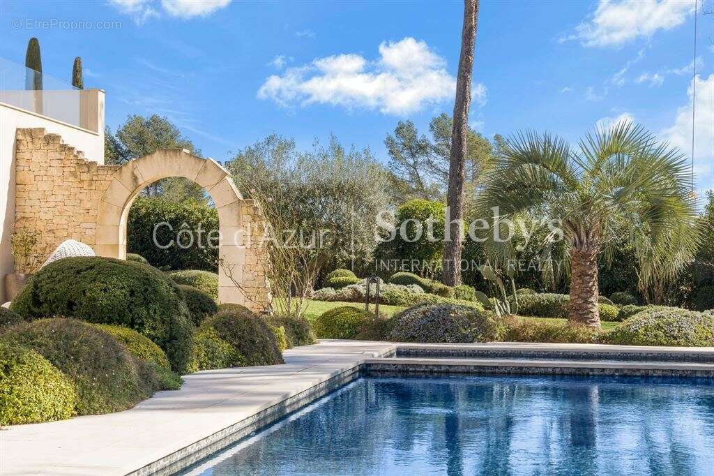 Maison à TOURRETTES