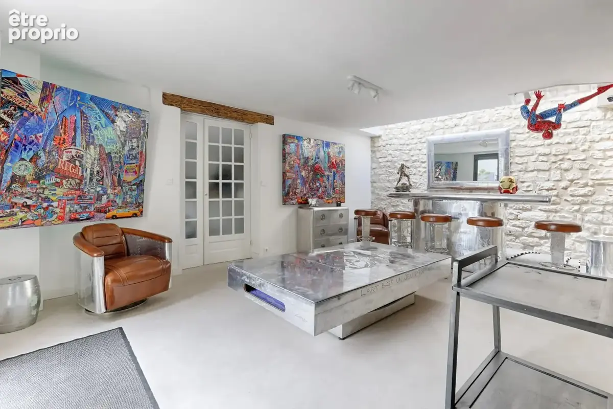 Corps de ferme rénové – 532 m² – 3 dépendances aménagées – Piscine - photo 6