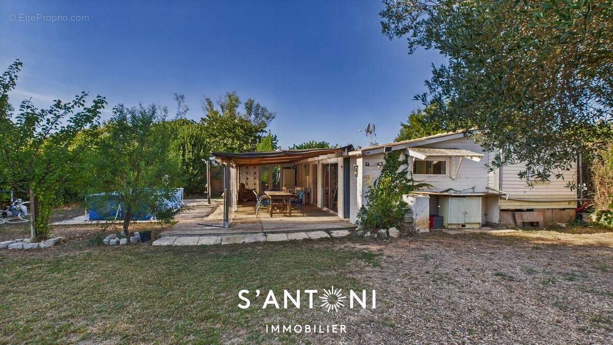 Terrain à VILLENEUVE-LES-BEZIERS