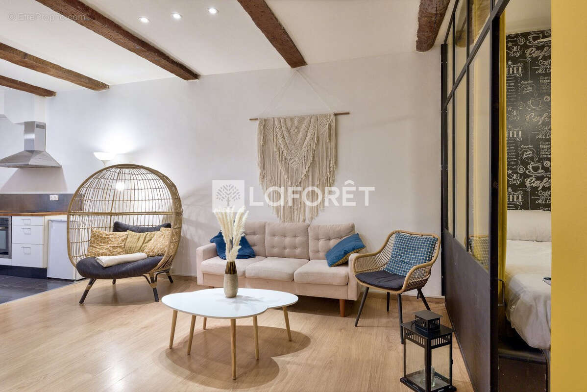 Appartement à MARSEILLE-1E