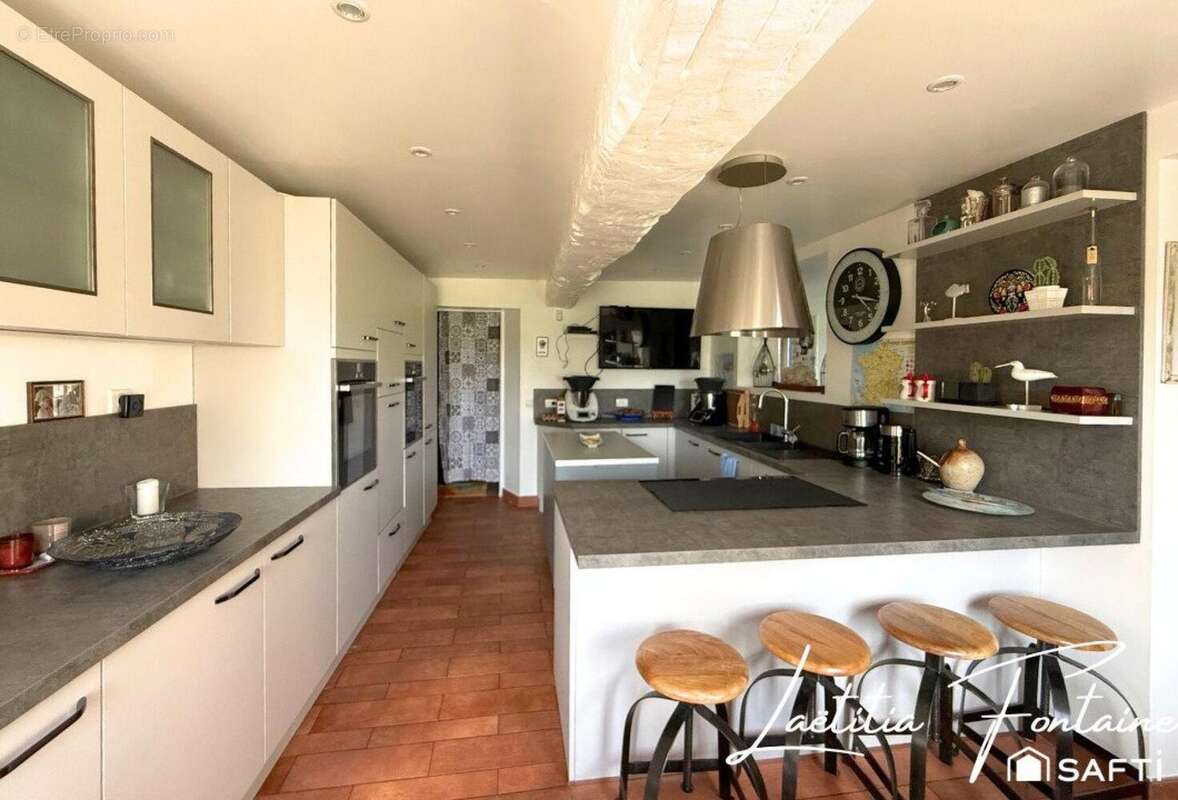 Maison 203 m² à Criquebeuf-En-Caux  - photo 4
