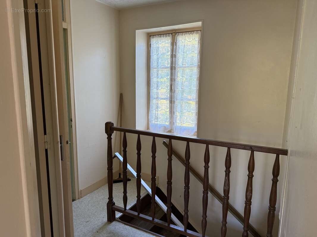 Maison à PEYRAT-LE-CHATEAU