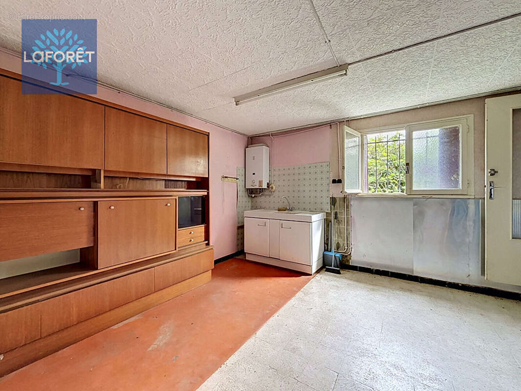 À vendre - Maison familiale avec fort potentiel - 240 m² exploitables - Charly - photo 9