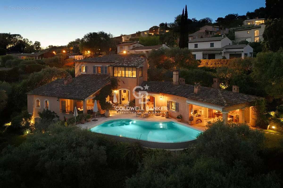 Maison à VALBONNE