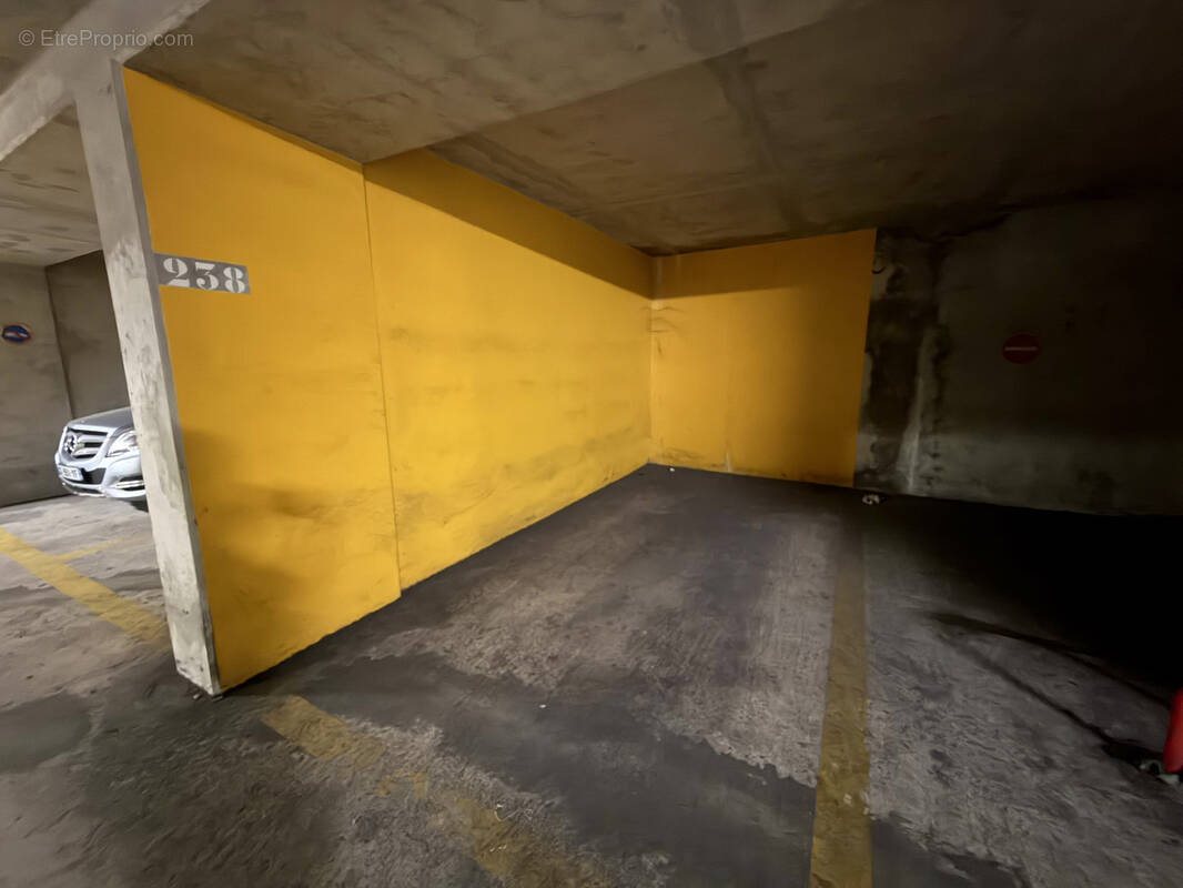 Parking à BEAUSOLEIL