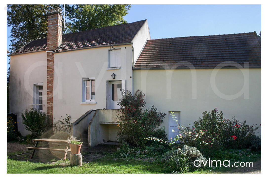 Maison à CRESPIERES