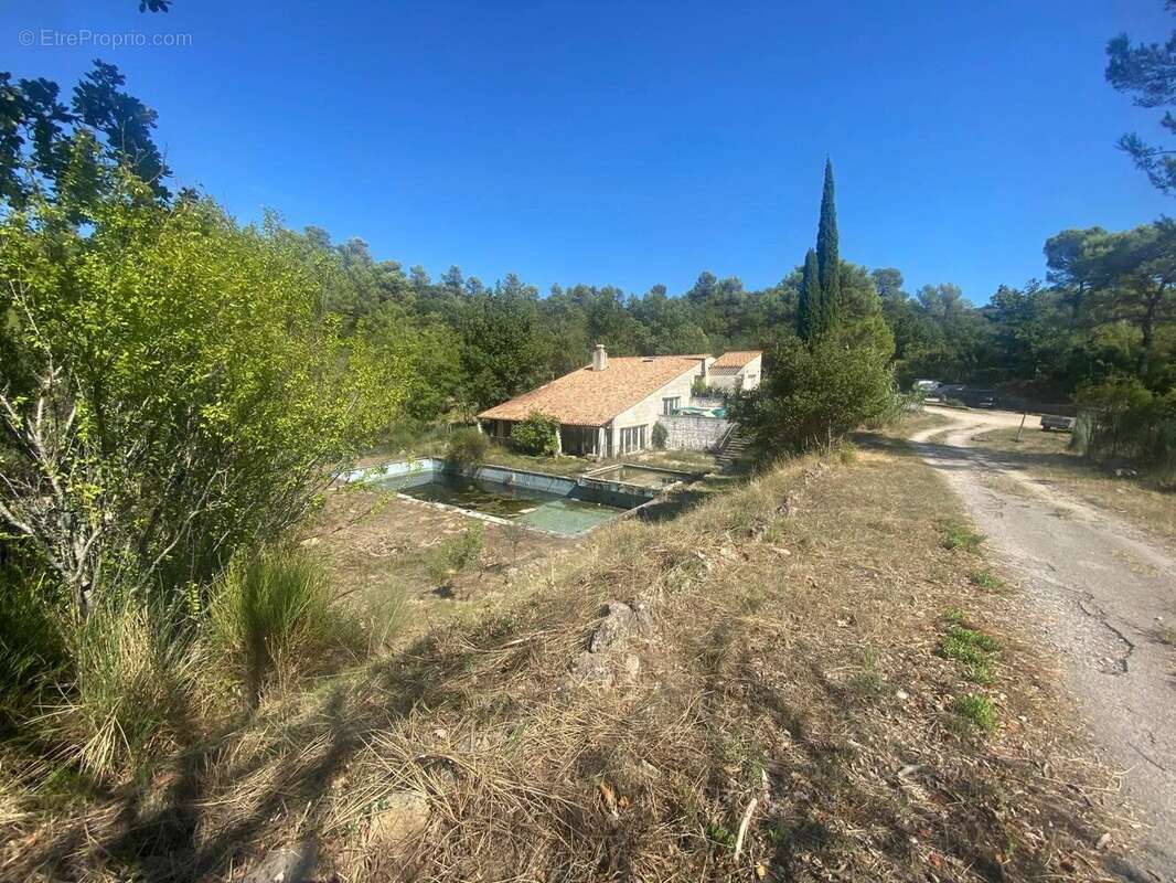 Maison à MEOUNES-LES-MONTRIEUX