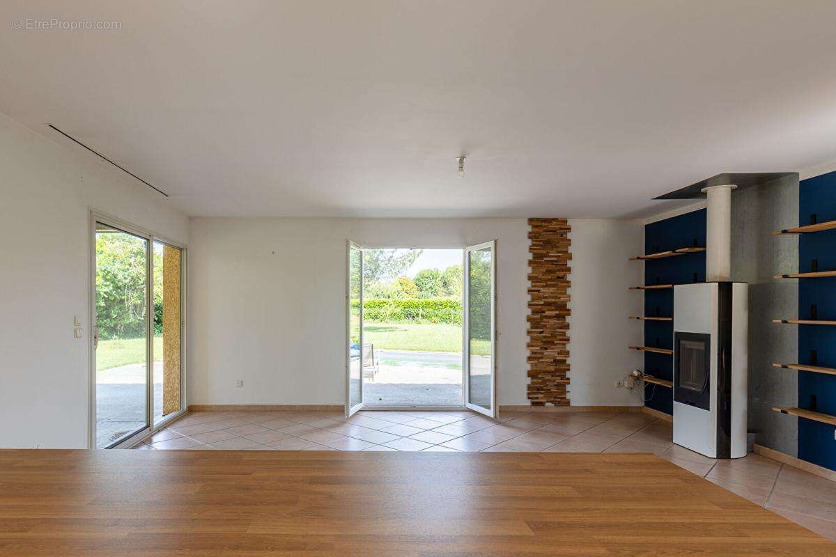 À VENDRE Villa  Plain-pied T4 de 92 m2 avec piscine à Bessières - 31660 - photo 6