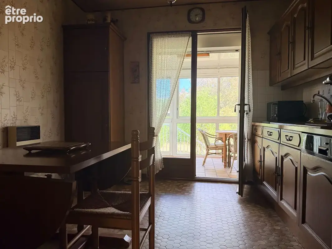 SAINT ELOI, agréable pavillon de 100 m² hab avec véranda élevée sur sous sol complet - photo 13