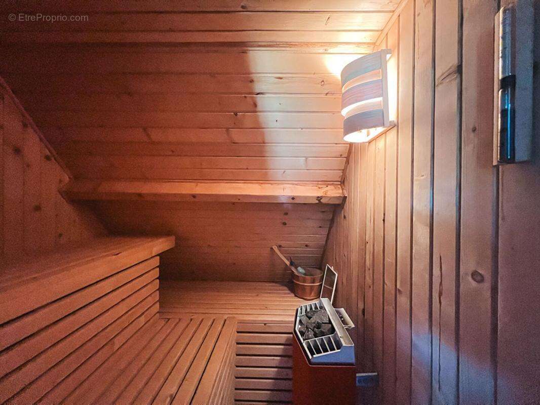 Maison à SAINT-ETIENNE-DE-MONTLUC