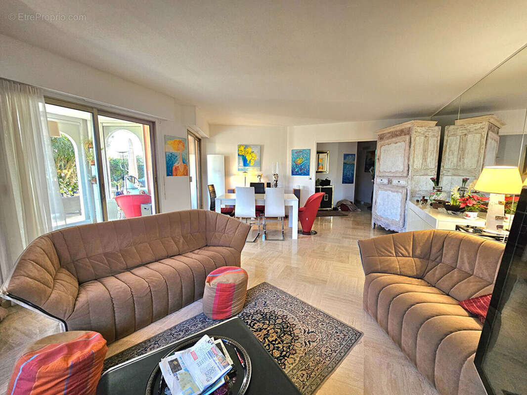 Appartement à MANDELIEU-LA-NAPOULE