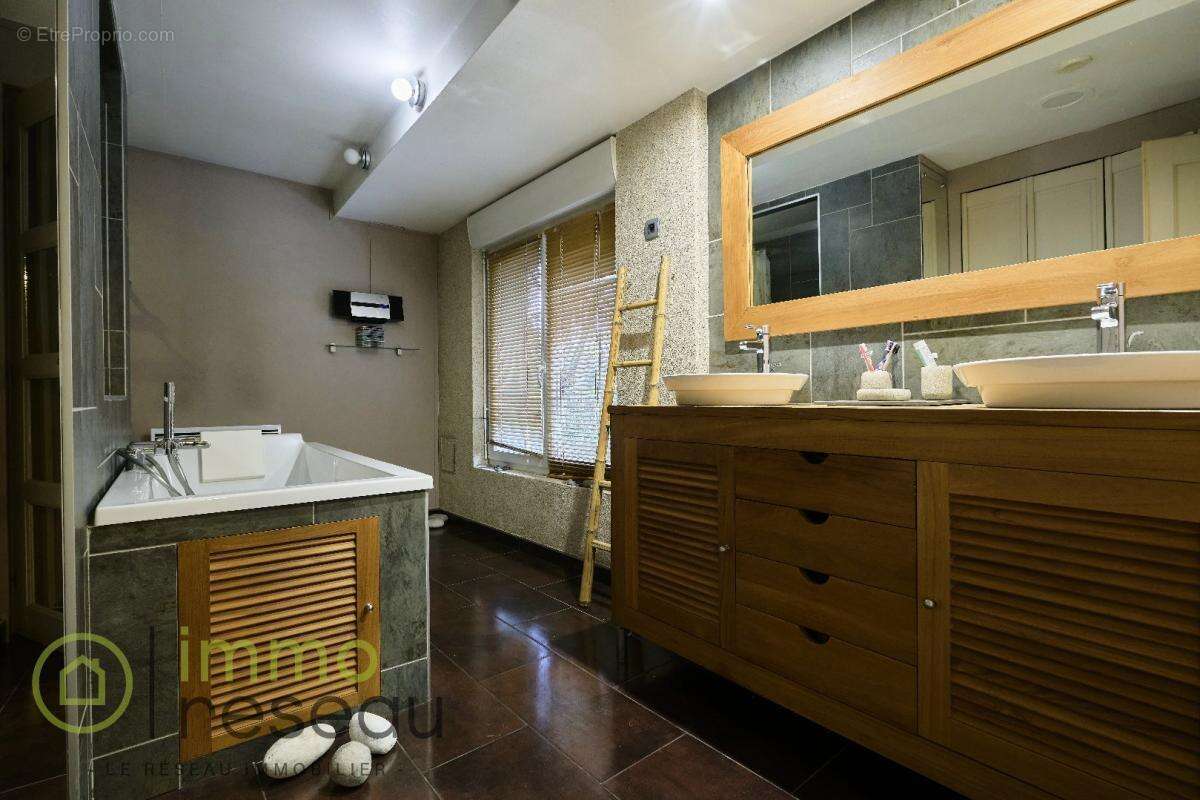 Maison à LA CHAPELLE-D'ARMENTIERES