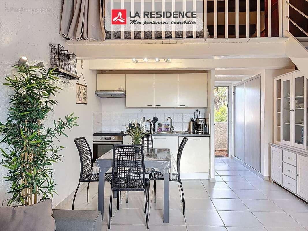 Appartement à ROQUEBRUNE-SUR-ARGENS