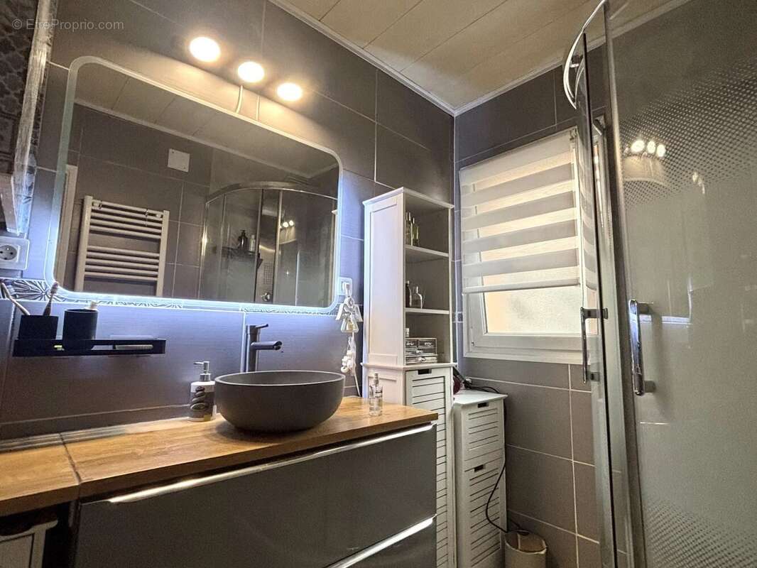 Appartement à SIX-FOURS-LES-PLAGES
