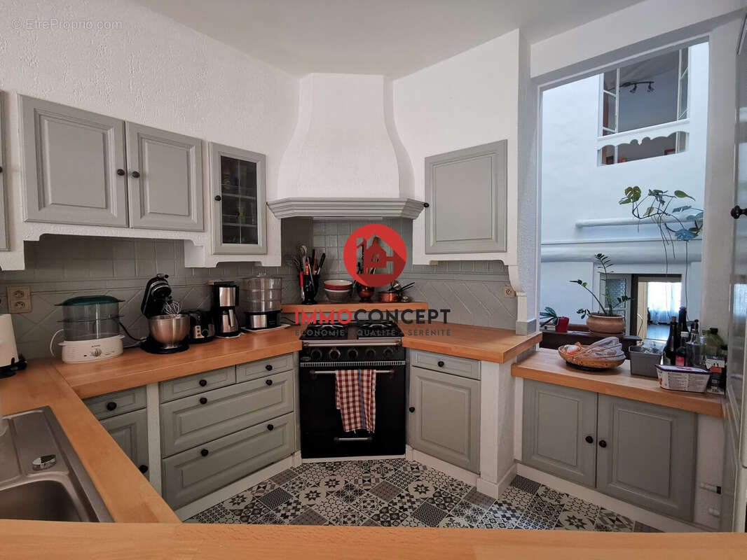 Appartement à BAGNOLS-SUR-CEZE