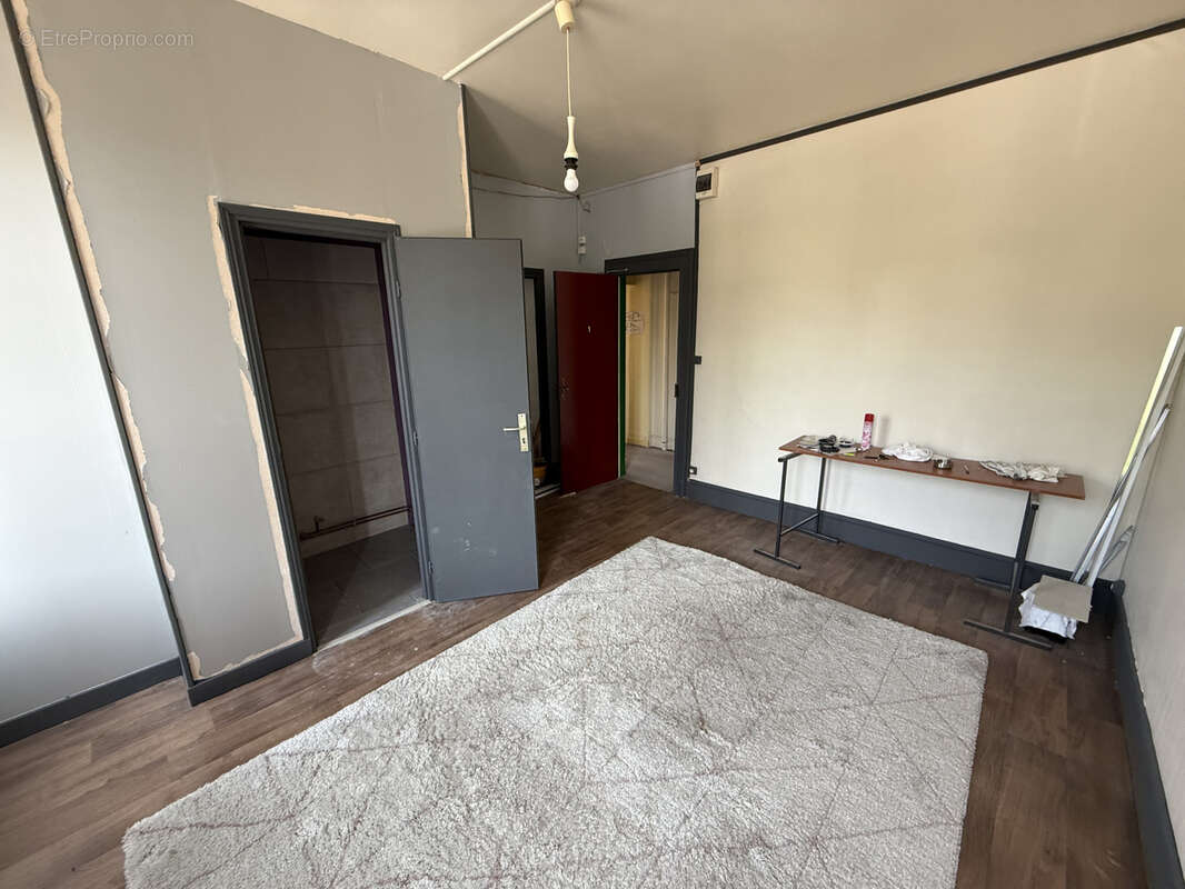 Commerce à MONTBARD