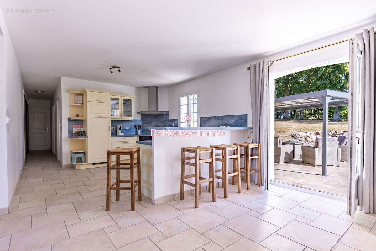 Maison à PRUNAY-LE-TEMPLE