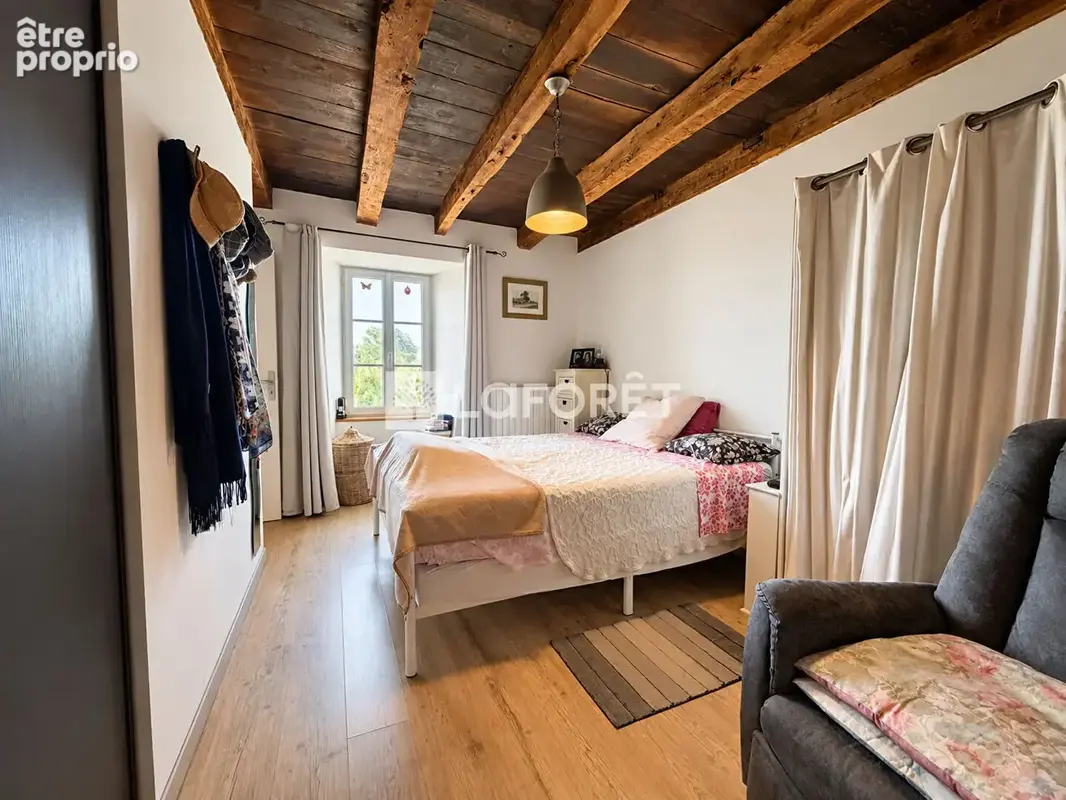Maison de caractère avec dépendances - photo 4