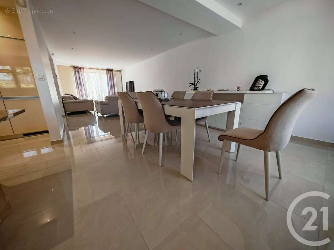 Maison à LA FRETTE-SUR-SEINE