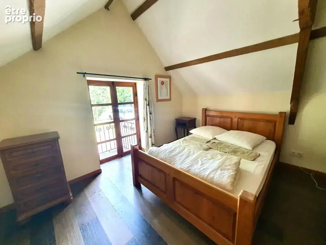 Sally HICKEY vous présente 2 maisons en pierre. 4 chambres, 3 salle de bains, 2 jardins et un grand parking.  Ne ratez pas ! - photo 11