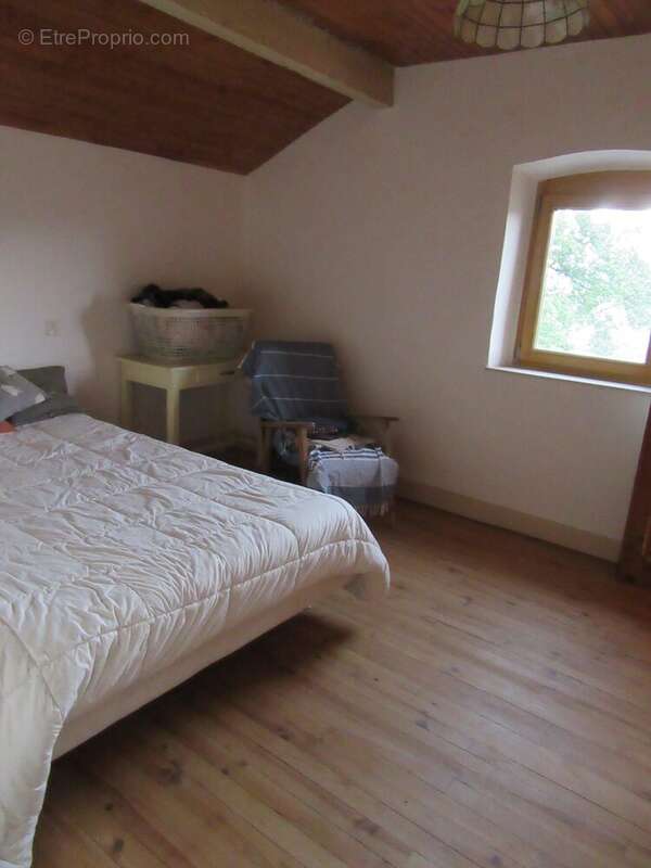 Maison 78 m² à Saint-Christophe-Vallon  - photo 7