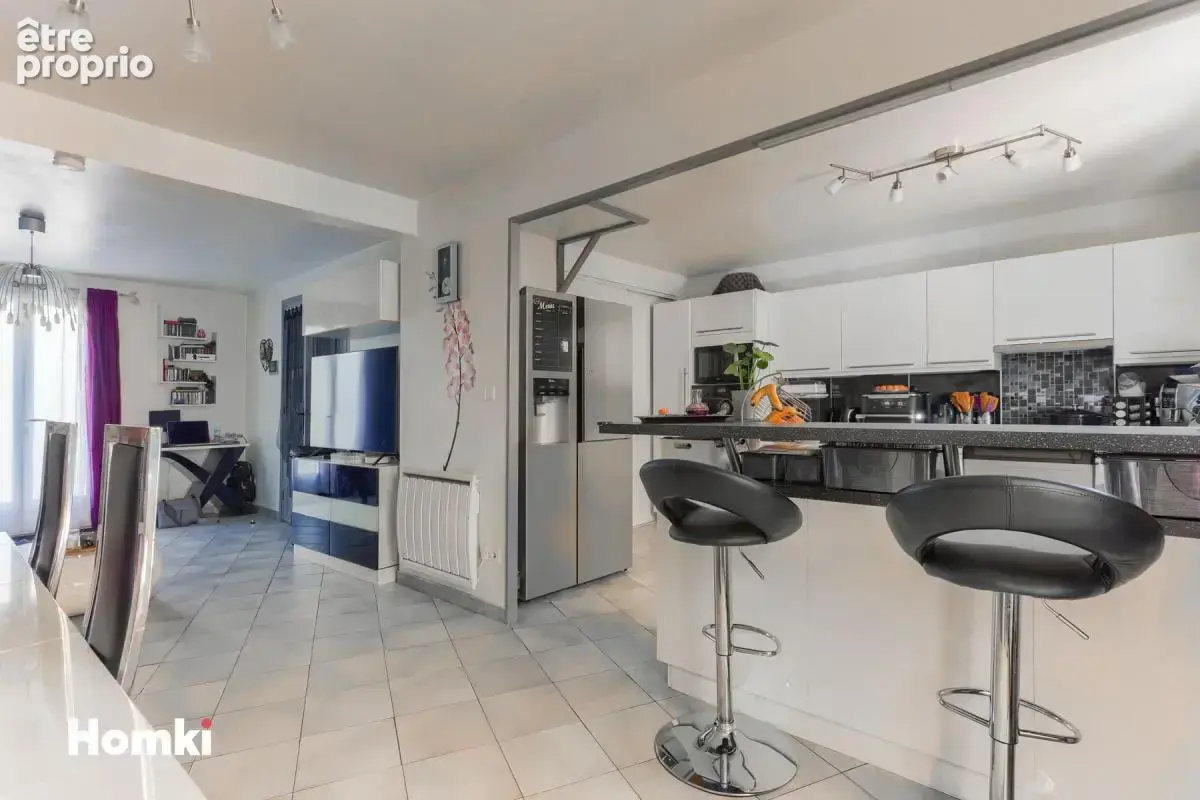 Maison T7 de 135 m² à Combs-la-Ville 77380 - photo 1