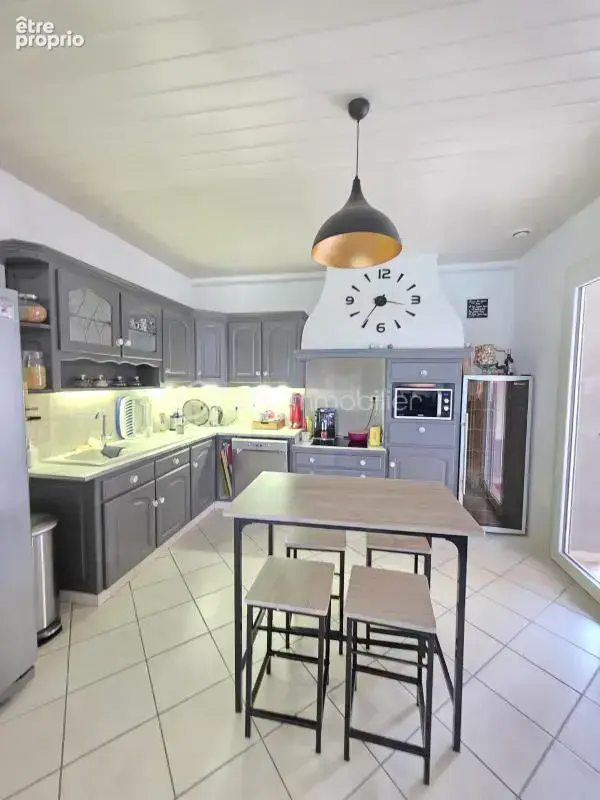 Maison de plain pied avec jardin-4 chambres-garage- piscine- spa- jardin - photo 2