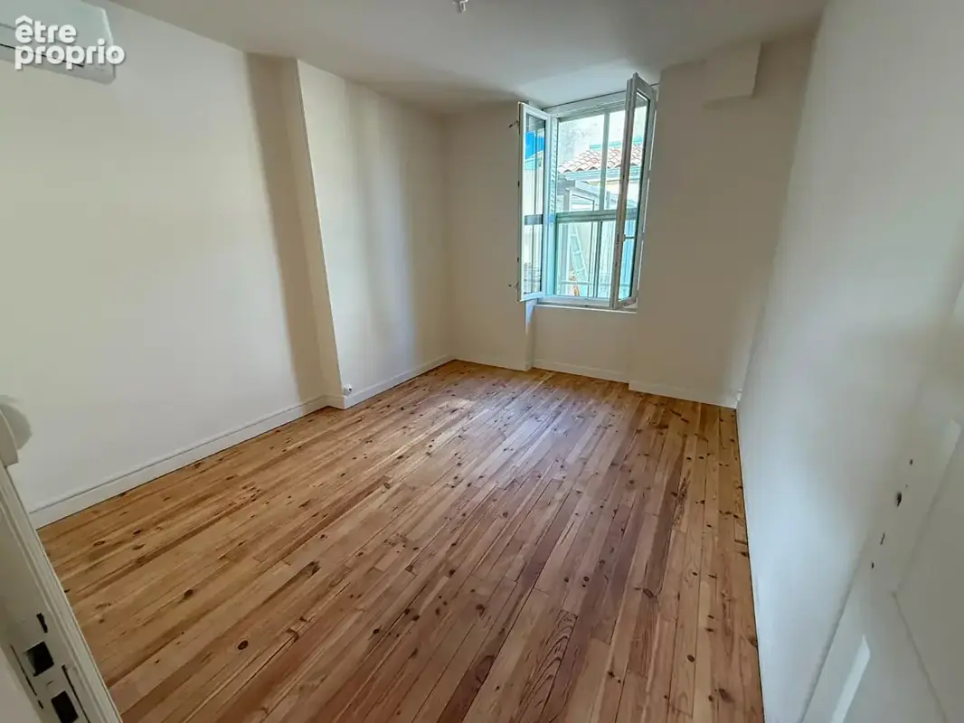 Maison de rue 102 m² - 5 chambres - Garage 90 m² - Valence - photo 5