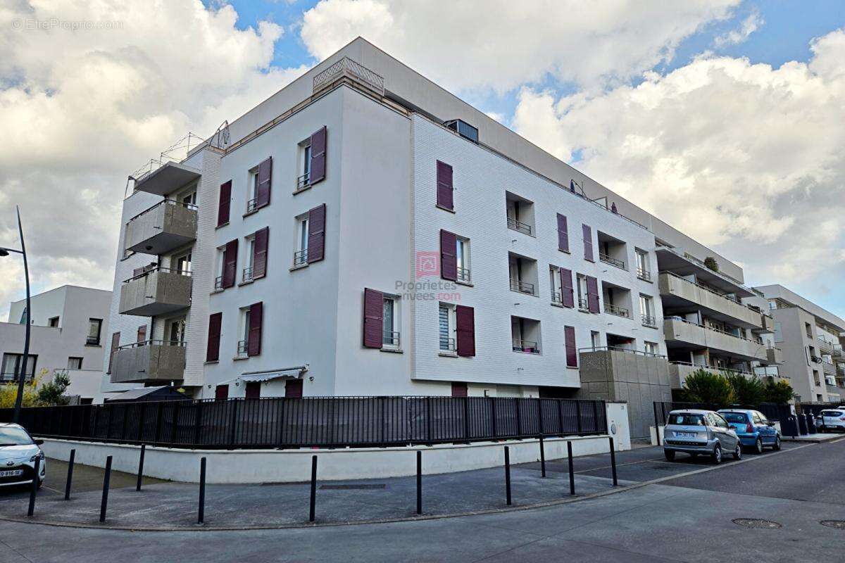 Appartement à FLEURY-MEROGIS