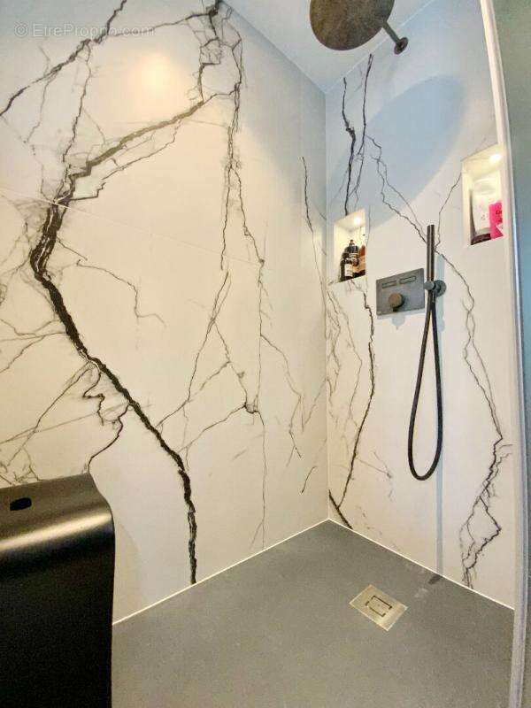 Appartement à LEVALLOIS-PERRET