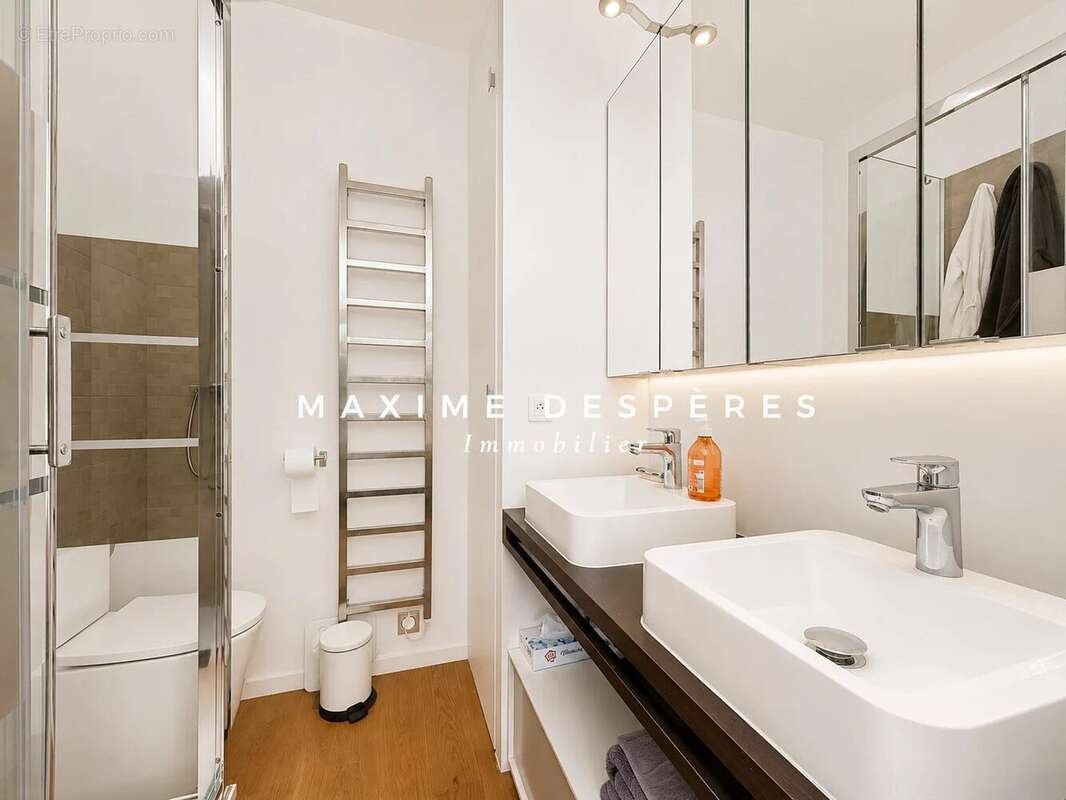 Appartement à NEUILLY-SUR-SEINE
