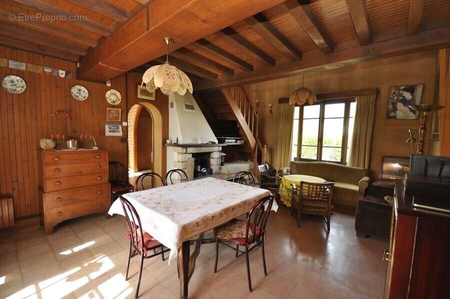 Maison à VILLECONIN