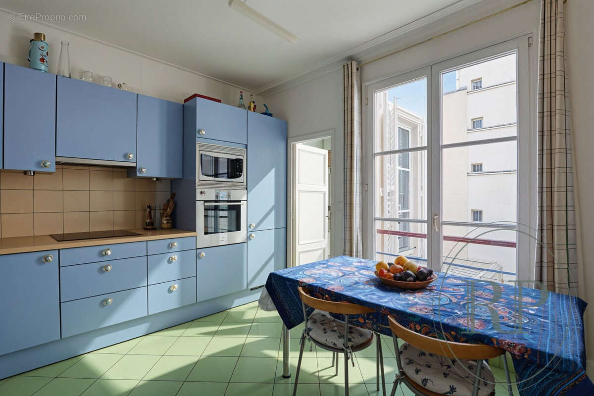 Appartement à PARIS-7E