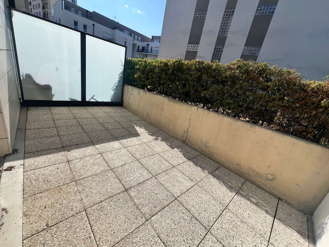 Clairmarais proche gare centre - appartement t2 53m2 + terrasse 22m2 + parking couvert - photo 3