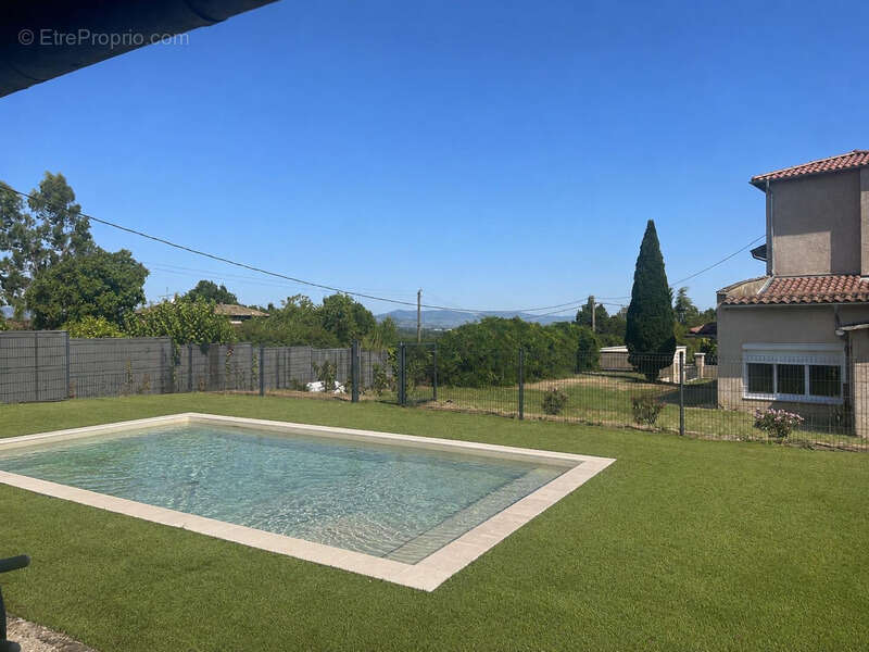 Maison de caractère avec piscine et annexe, au calme - photo 18