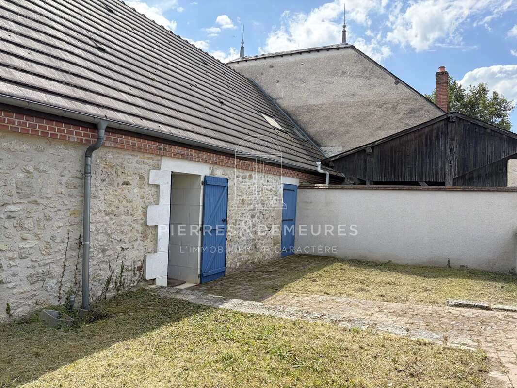 Maison à LA CHAPELLE-SAINT-URSIN