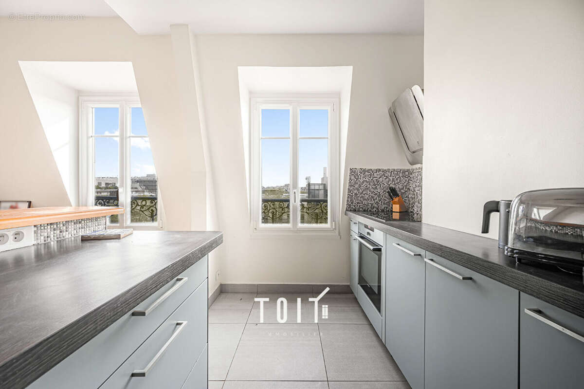 Appartement à PARIS-14E