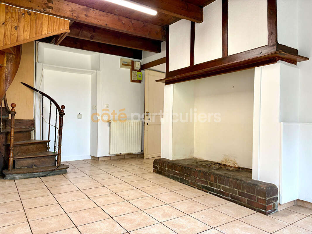 Maison avec dépendances sans aucun vis-à-vis à la campagne - LE LOREY - photo 10