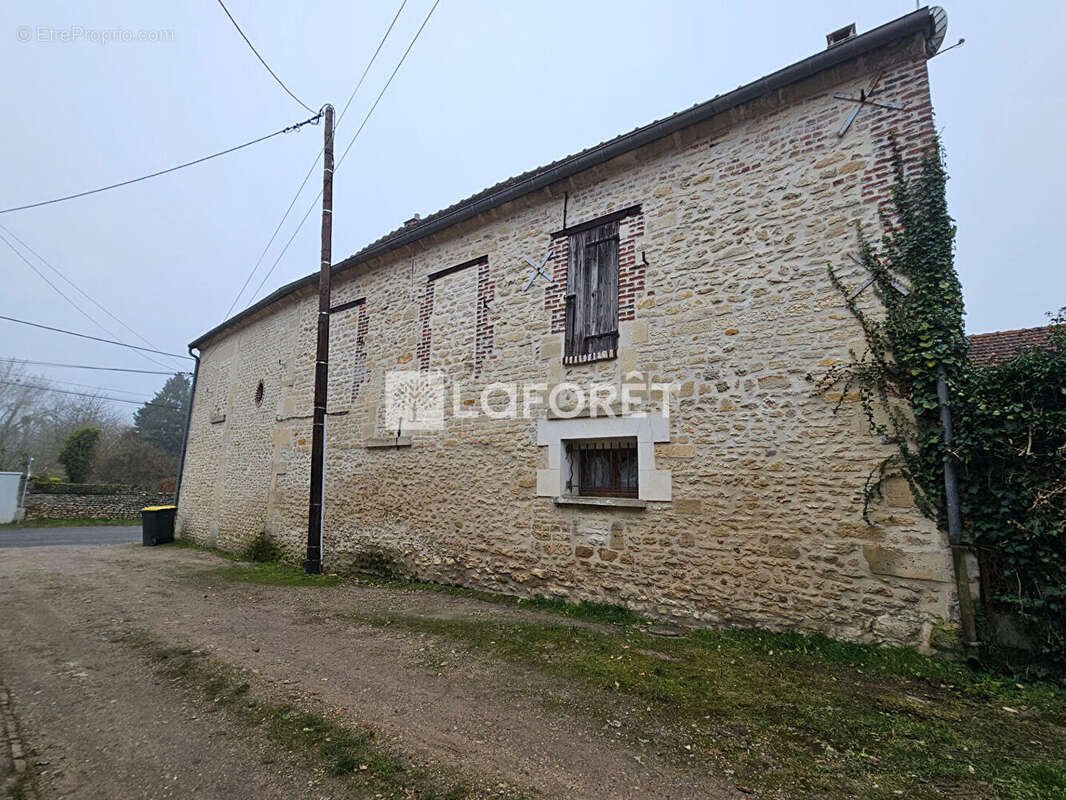 Maison à ULLY-SAINT-GEORGES